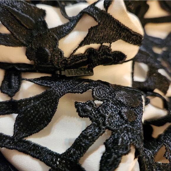 Versace 2012 Fall/Winter Runway Gothic Macrame Cross Cocktail Dress Size 6 NWT - Picture 7 of 10